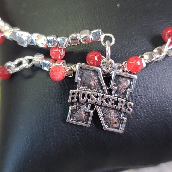 NEBEASKA CORN 🌽 HUSKERS Bracelet Team. Silver/Red - Picture 1 of 7